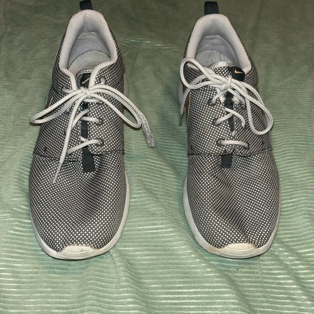 Shoes - Picture 1 of 5